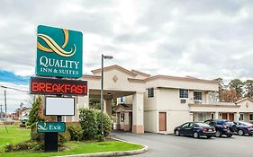 Hibiscus Inn & Suites