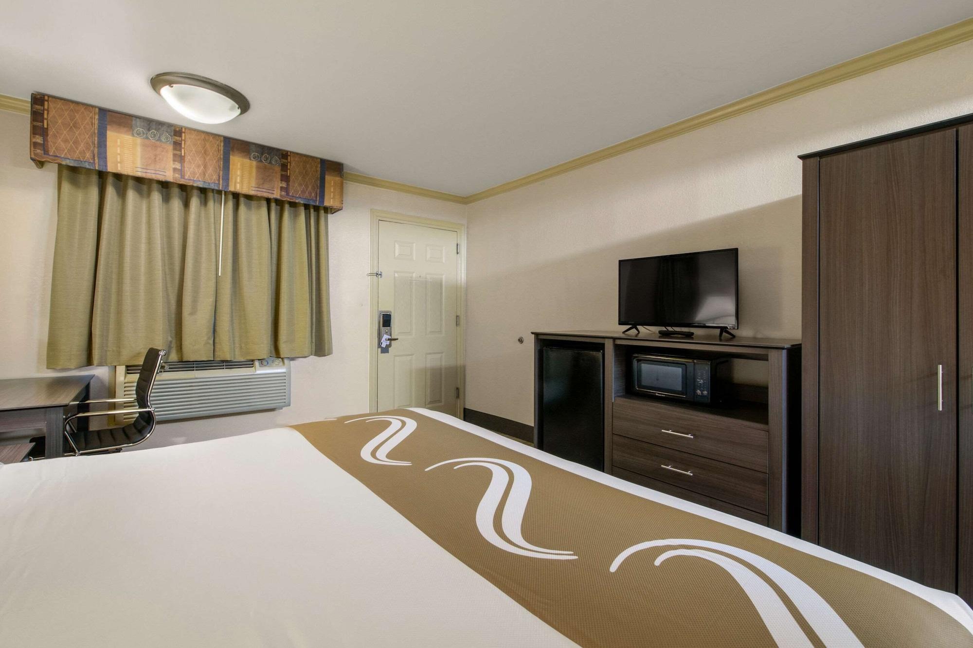 Hibiscus Inn & Suites Absecon Exterior photo